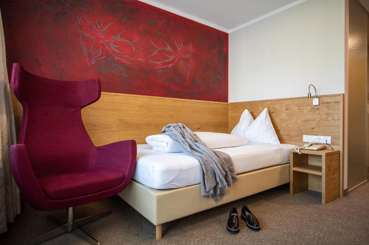 Hotel Zum Hirschen Имст Екстериор снимка