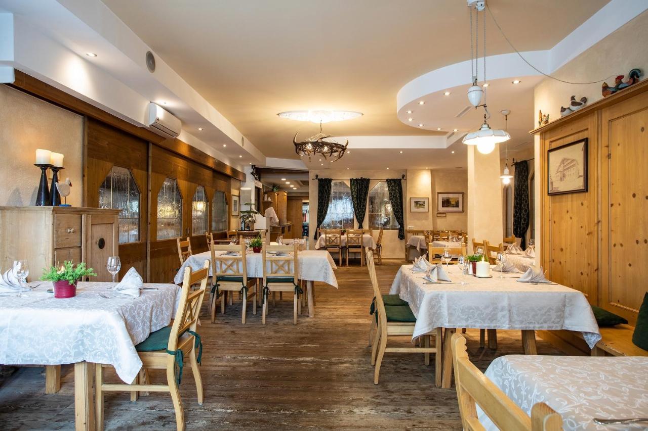 Hotel Zum Hirschen Имст Екстериор снимка