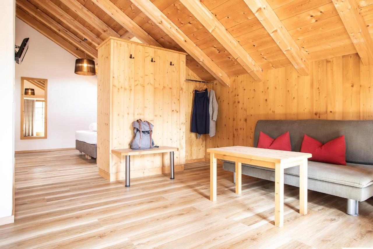 Hotel Zum Hirschen Имст Екстериор снимка