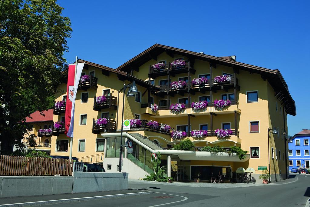 Hotel Zum Hirschen Имст Екстериор снимка